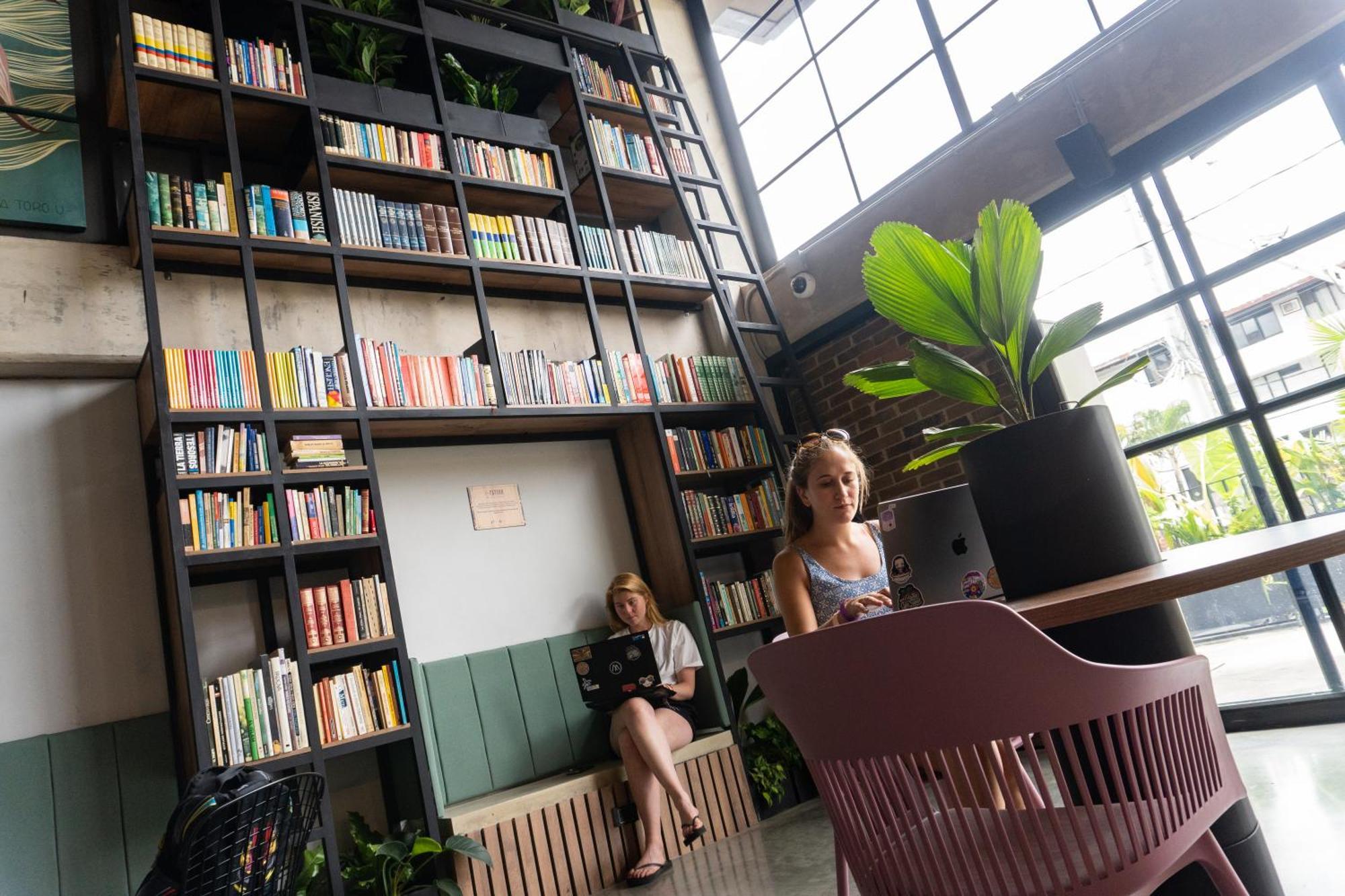 Los Patios Cool Living Medellin Bagian luar foto