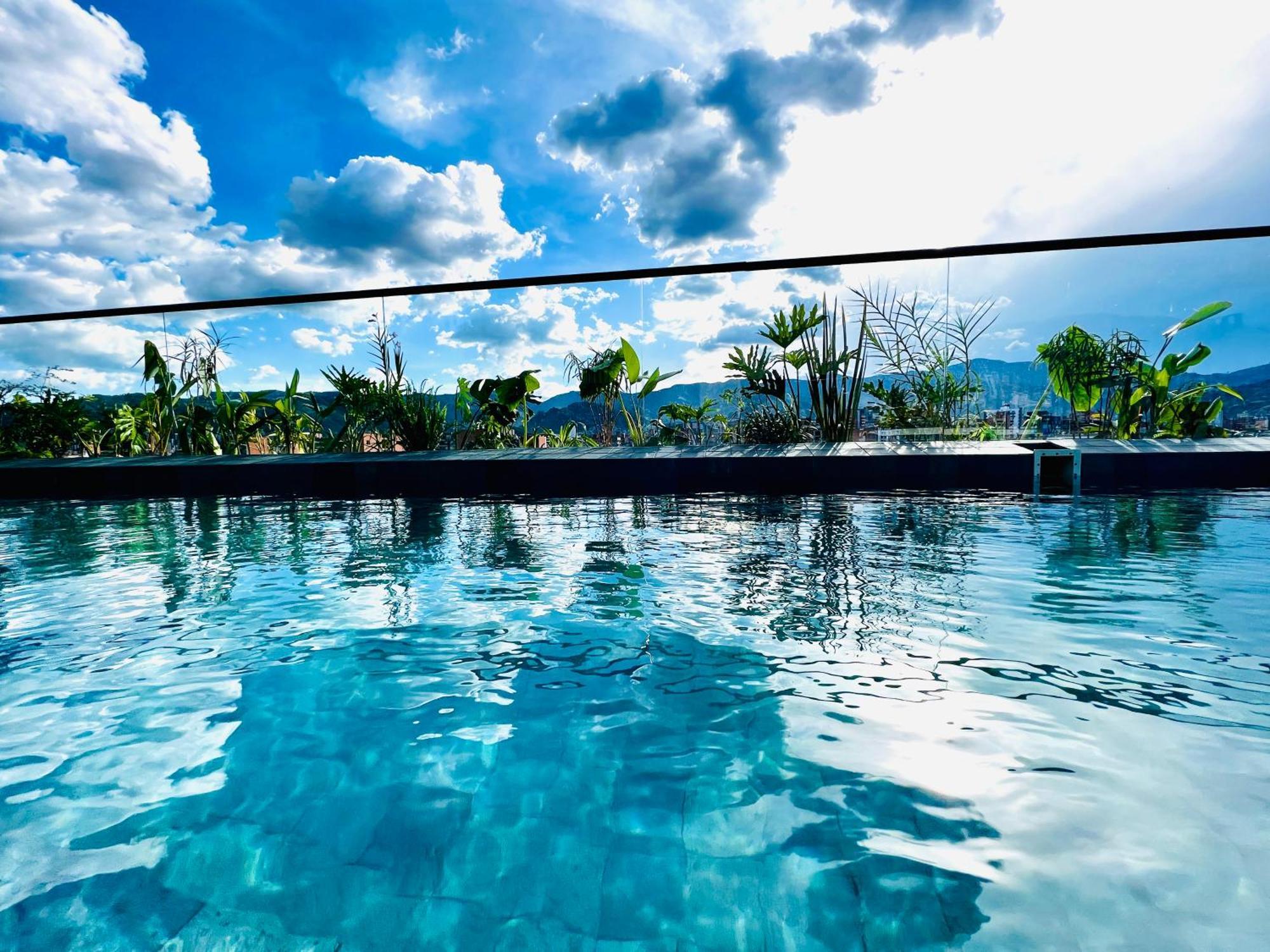 Los Patios Cool Living Medellin Bagian luar foto