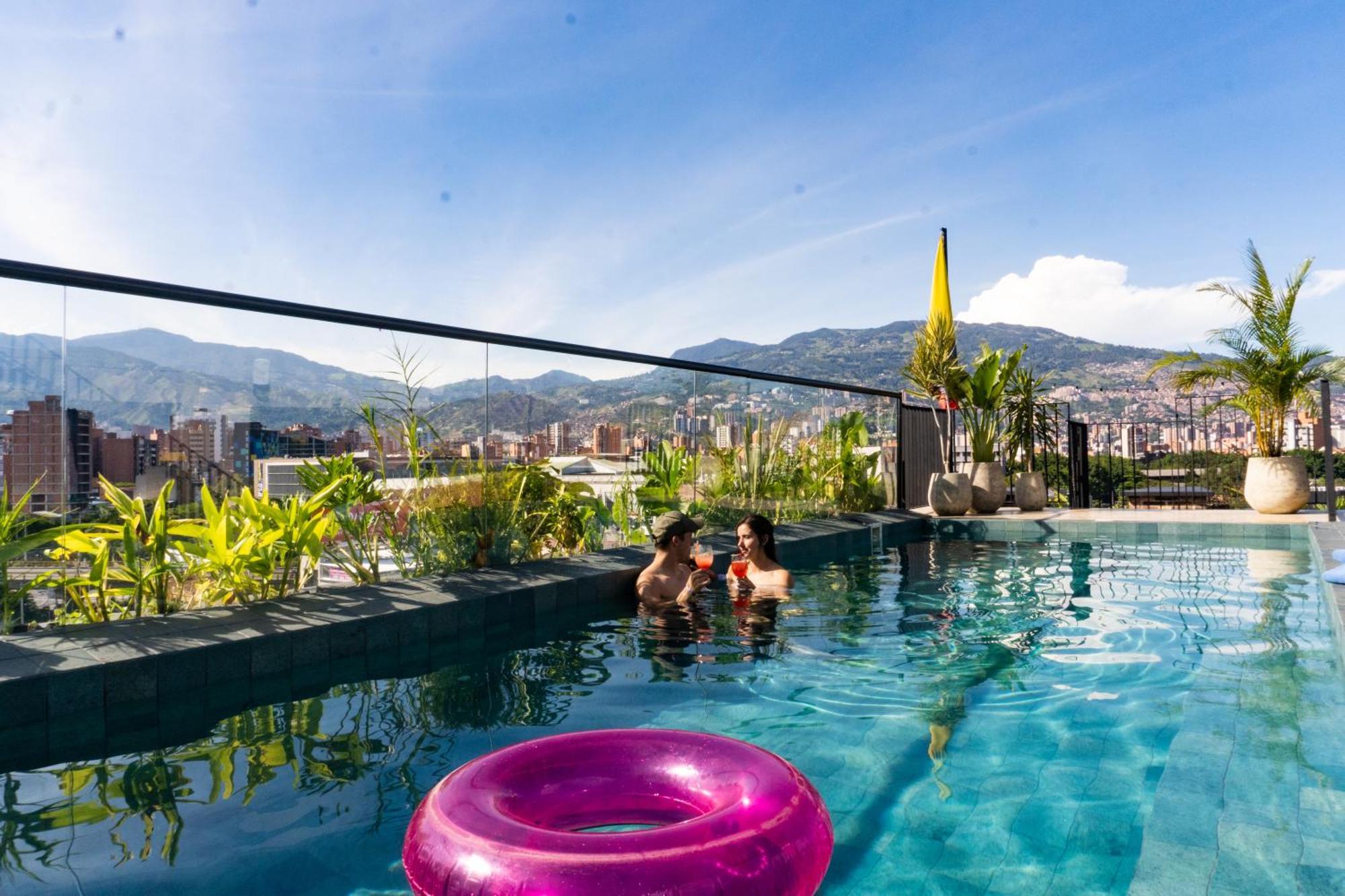 Los Patios Cool Living Medellin Bagian luar foto