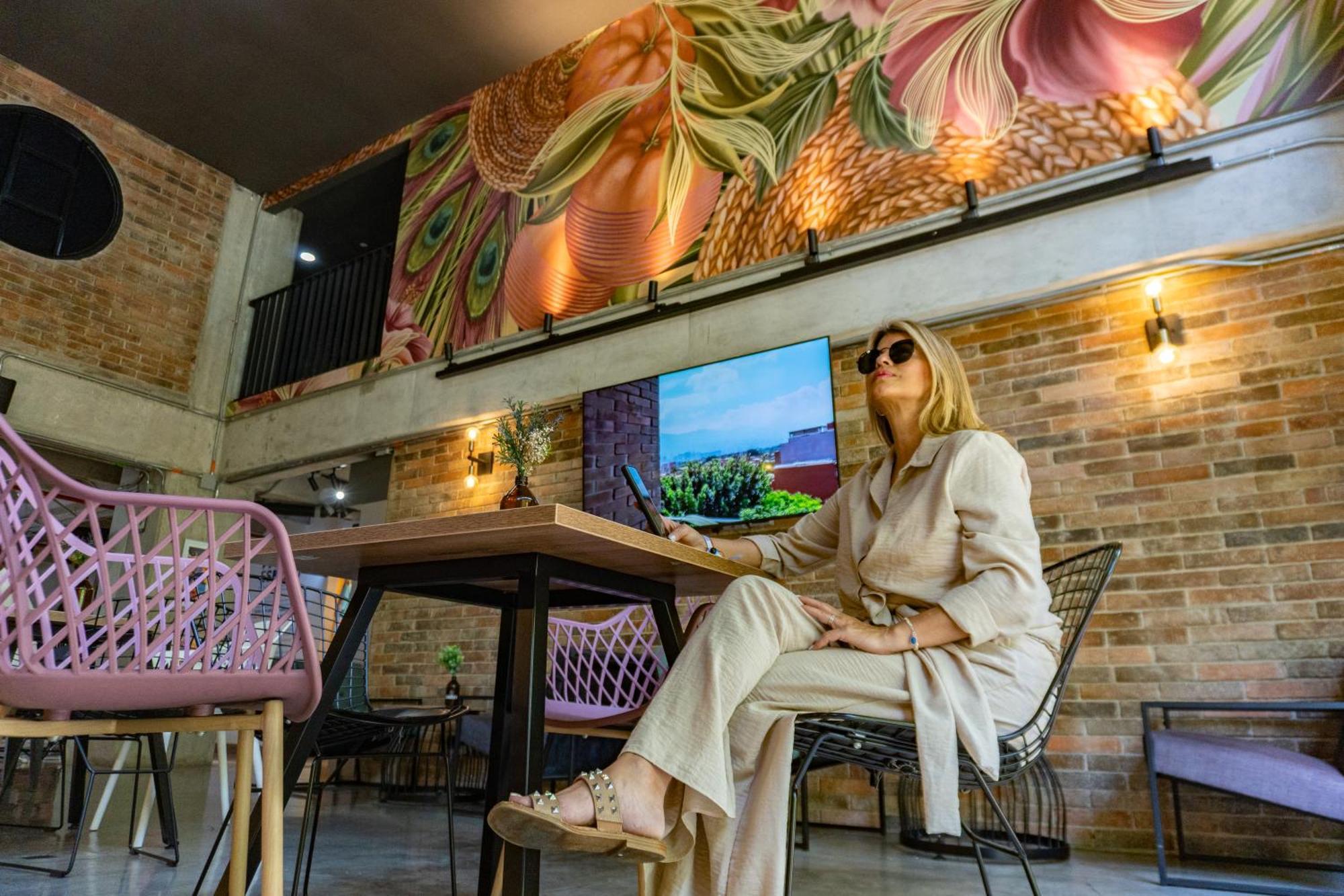 Los Patios Cool Living Medellin Bagian luar foto