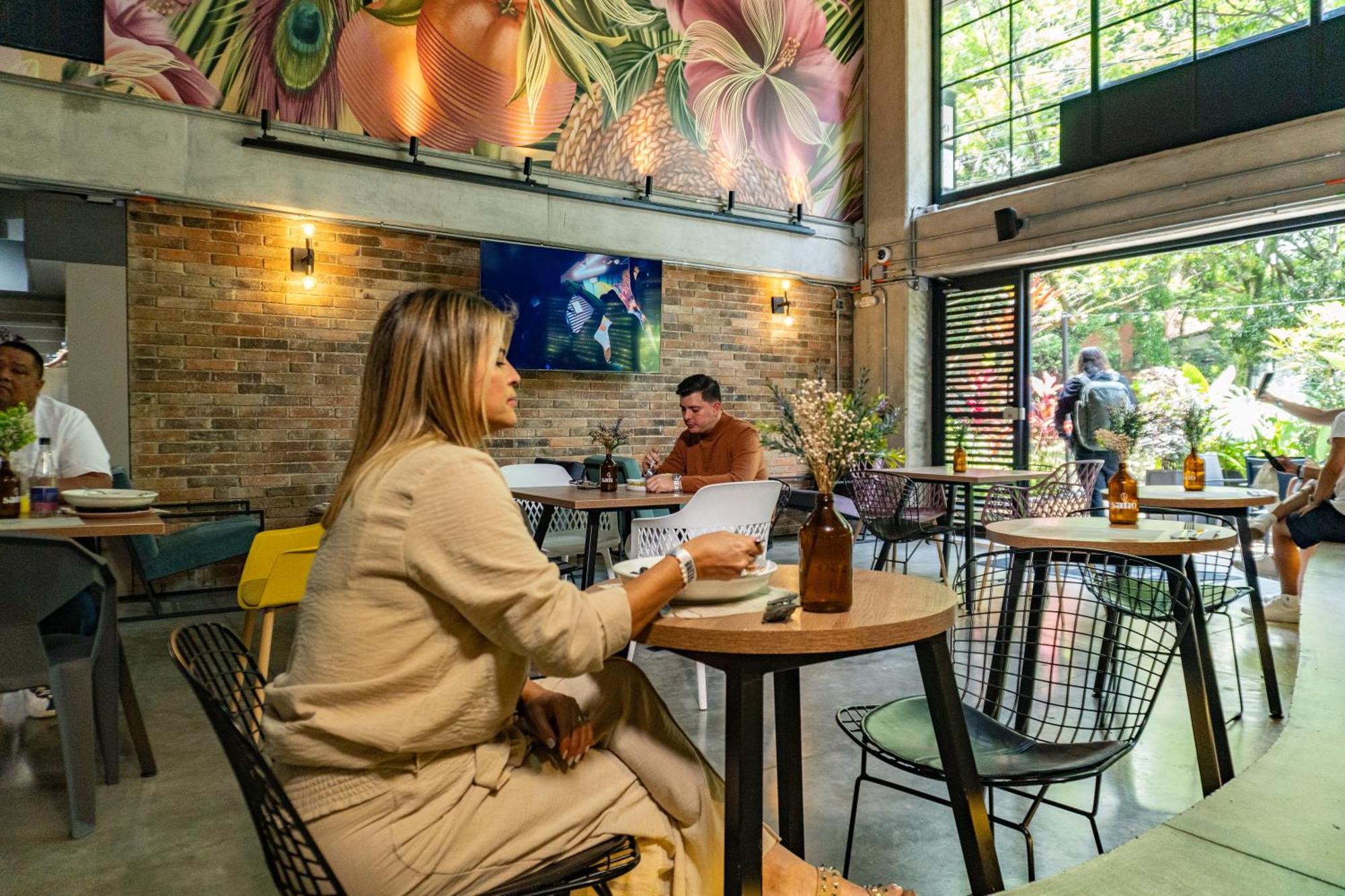 Los Patios Cool Living Medellin Bagian luar foto