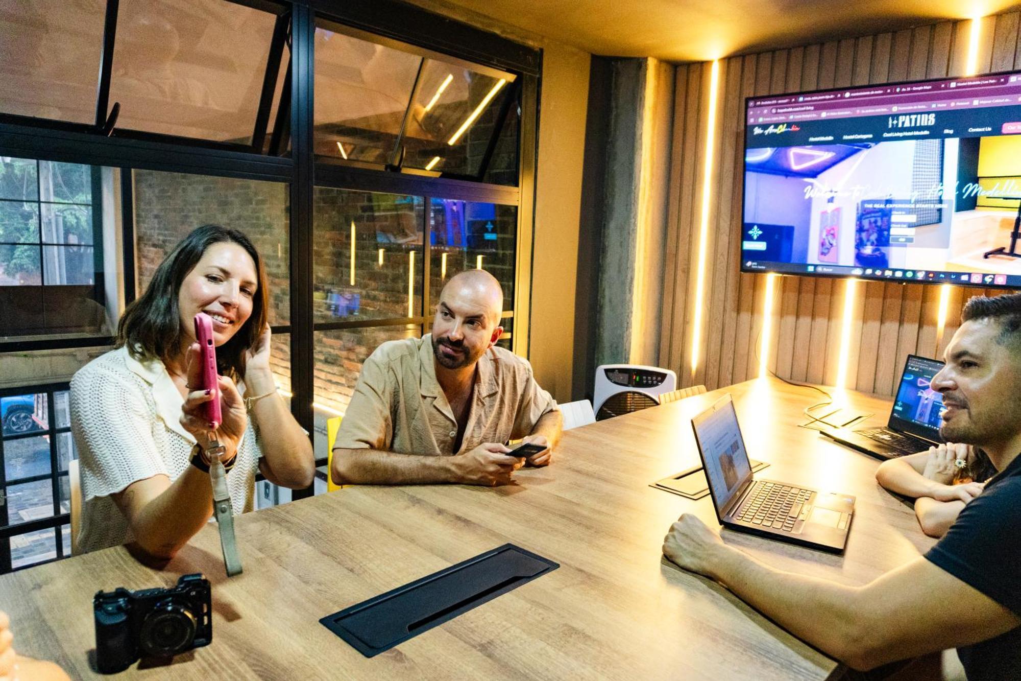 Los Patios Cool Living Medellin Bagian luar foto
